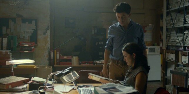 Olly (X) and Karen (Vickly McClure) make a startling discovery about Olly's boat in Broadchurch 1x05